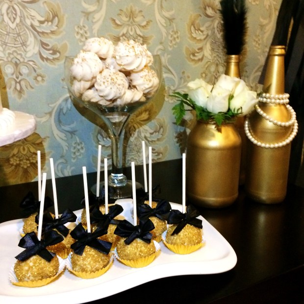 cumpleano-al-estilo-gatsby-mesa-de-postres
