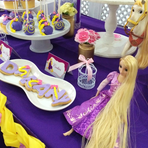 tangled-birthday-decoration-table-2